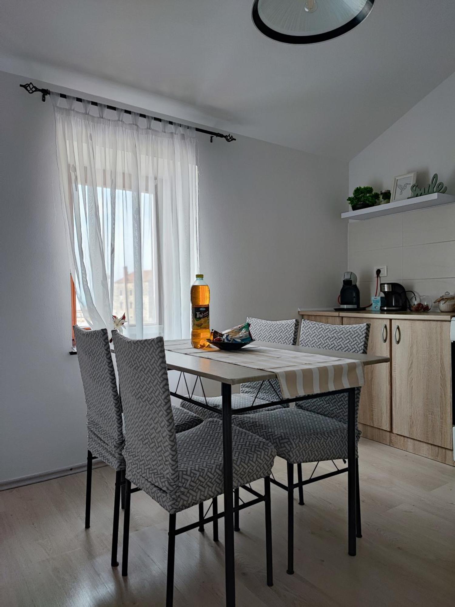 Apartment Nika Umag Ngoại thất bức ảnh